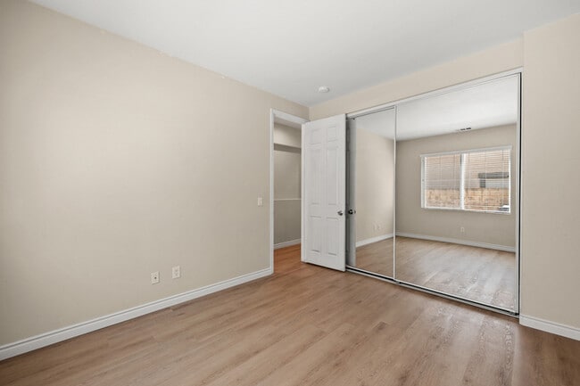 Building Photo - Ideal for Large Families – 6BR/4BA Eastval...