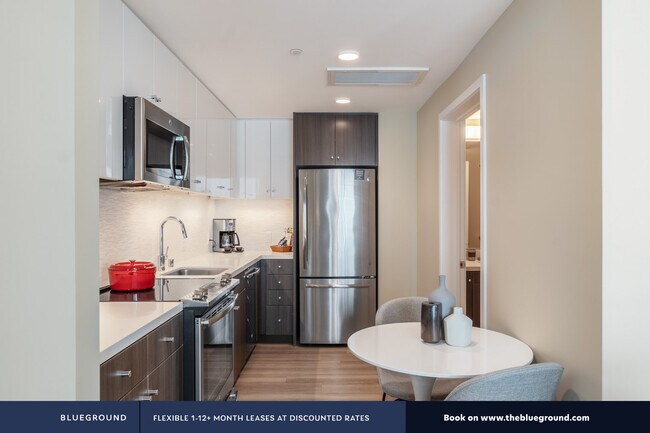 Building Photo - 800 Indiana St