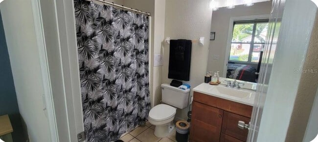 Building Photo - 913 Lake Berkley Dr