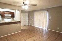 Building Photo - Charming 2-bedrooms, 1.5-baths townhome ap...