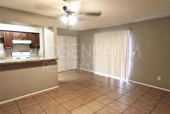 Primary Photo - Charming 2-bedrooms, 1.5-baths townhome ap...