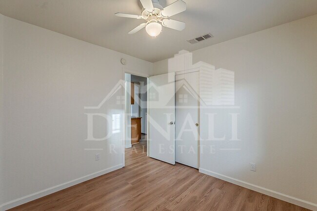 Building Photo - 3980 E Pinon Ct