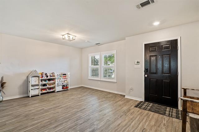 Building Photo - 1813 Aslynn Cir