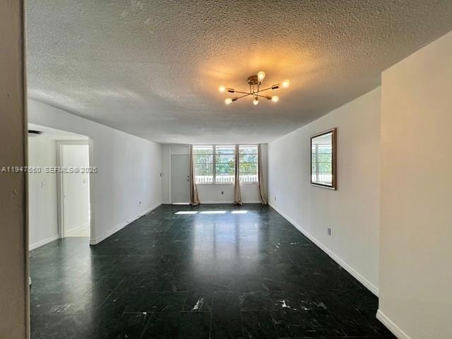 Building Photo - 2016 Bay Dr