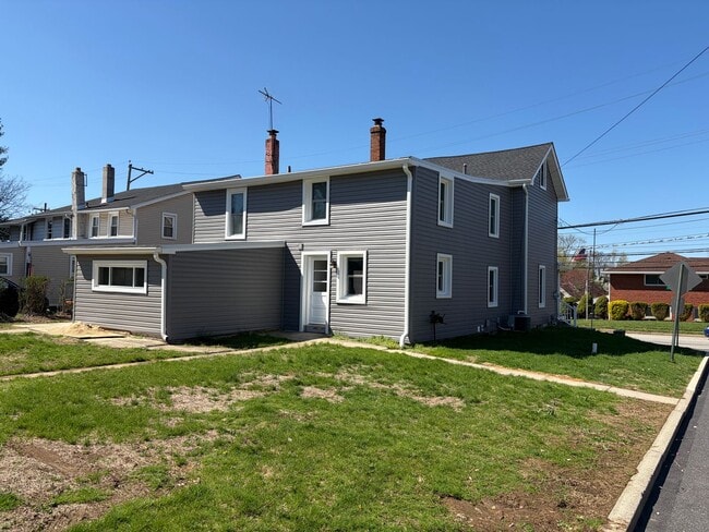 Building Photo - Fully Renovated 2BR/1.5BA Twin Home on Corner Lot-Move in Ready