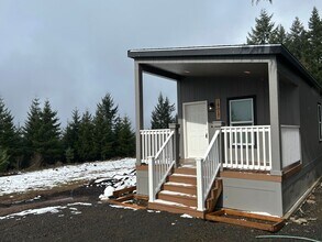 Building Photo - Powers Creek