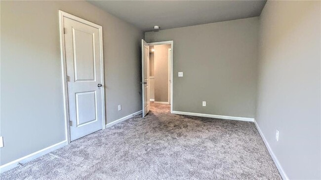 Building Photo - 3668 Acorn Dr