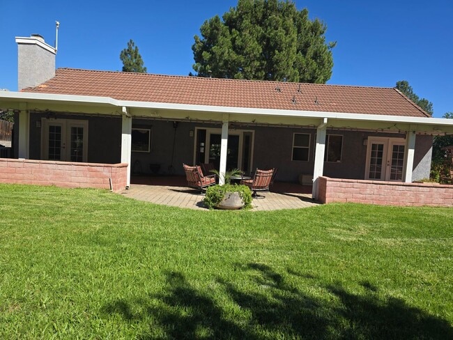 Building Photo - Nice Single Story Home