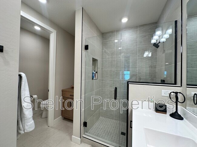 Building Photo - 11300 N Casa Dega Dr