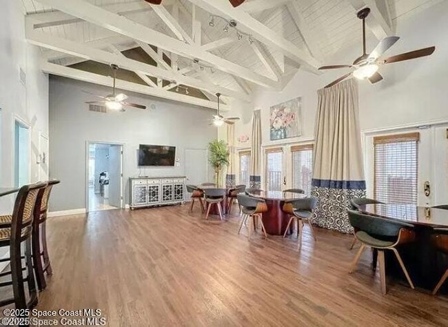 Building Photo - 7667 N Wickham Rd