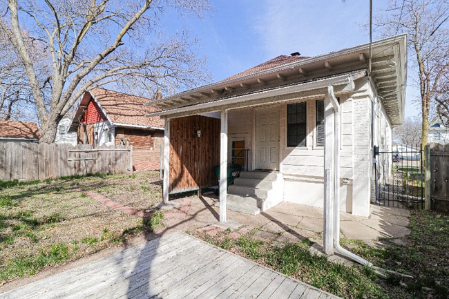 Building Photo - 209 S Glenn St