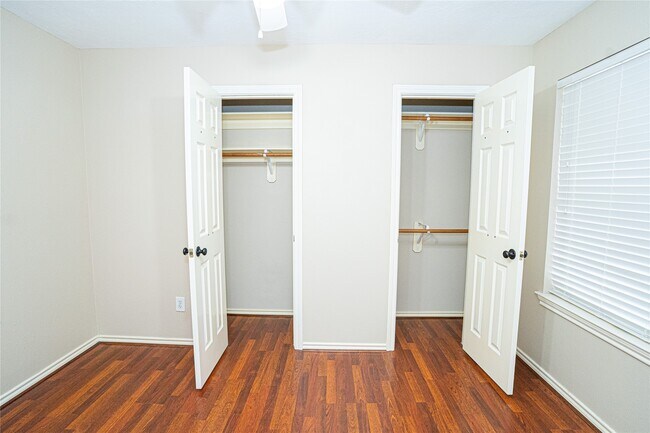 Building Photo - 23 N Merryweather Cir
