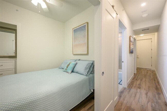 Building Photo - 1703 N Tamiami Trl