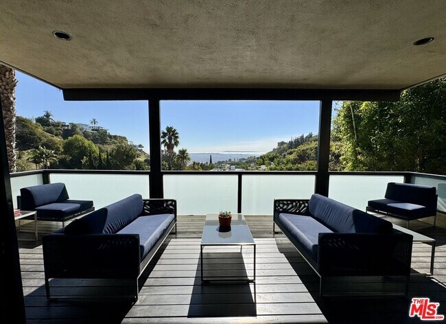 Building Photo - 1555 Rising Glen Rd