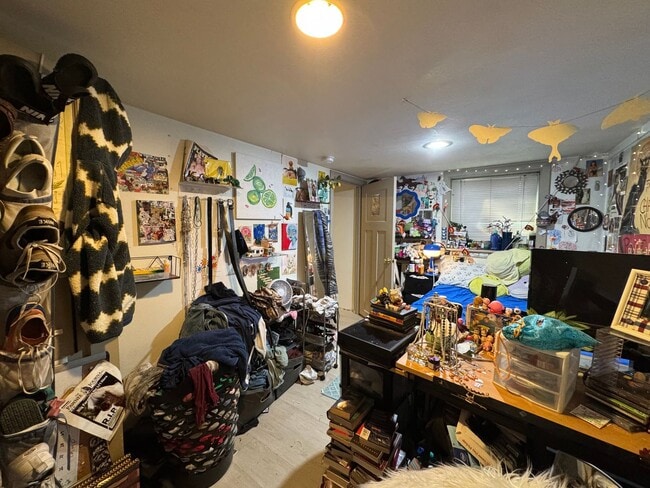 Building Photo - 7 Bed 2.5 Bath House - Near WWU