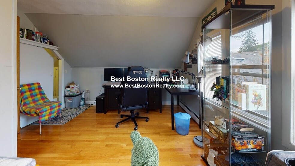 Building Photo - 38 Sterling St