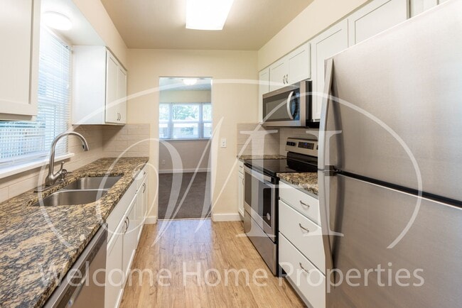 Building Photo - Remodeled Single-Family Home Close to Whitman College