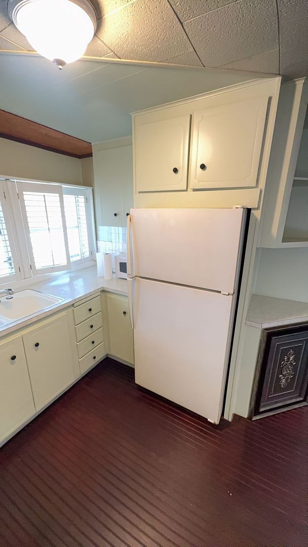 Building Photo - Beautiful 1 bedroom 1 bath Manufactured ho...