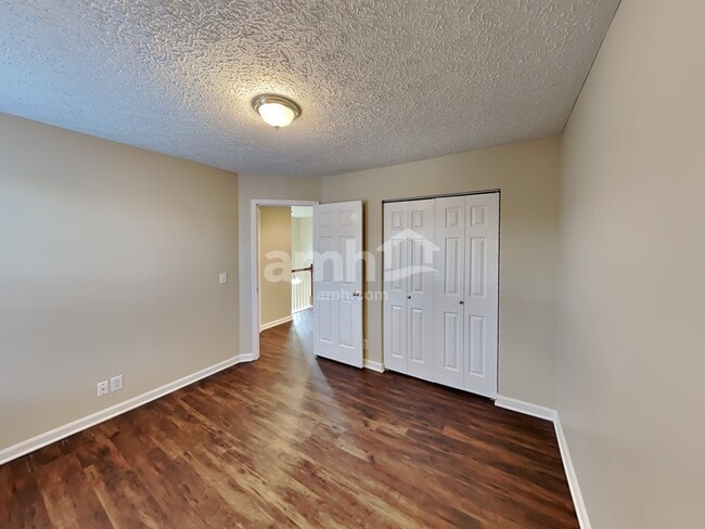 Building Photo - 3110 N Waterford Ct