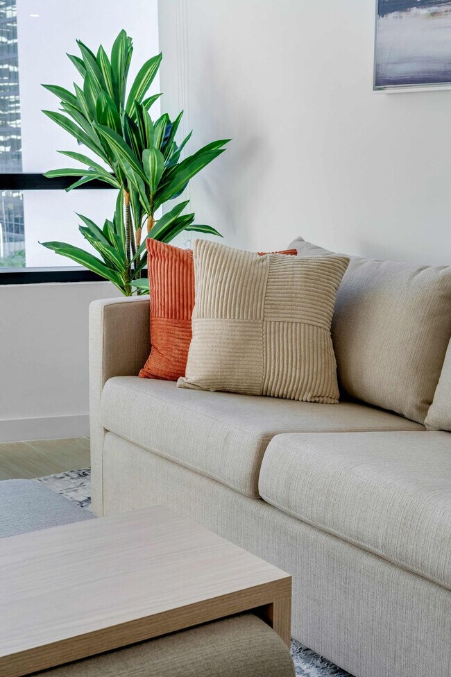 Building Photo - 225 N Miami Ave