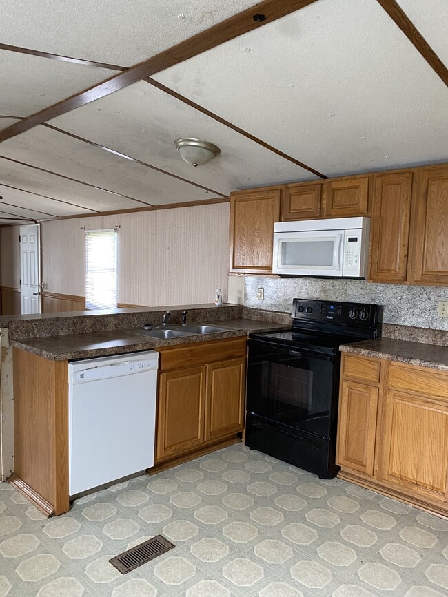 Building Photo - 314 Belew St