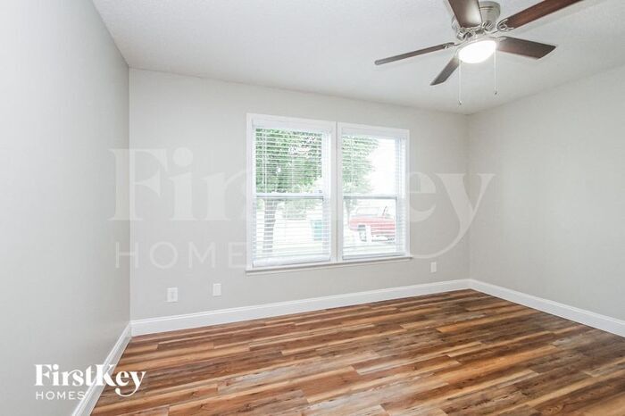 Building Photo - 969 Stonehurst Dr