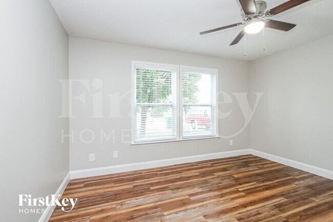 Building Photo - 969 Stonehurst Dr