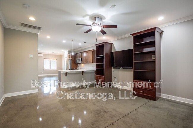 Building Photo - 3111 St Elmo Ave