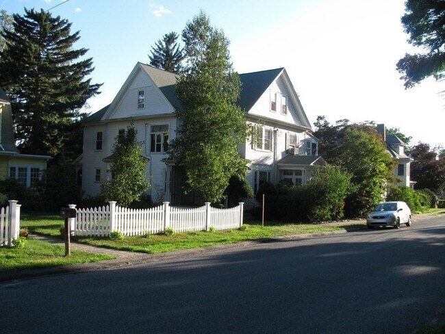 Primary Photo - 9 Shattuck St
