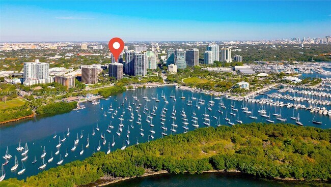 Building Photo - 2843 S Bayshore Dr