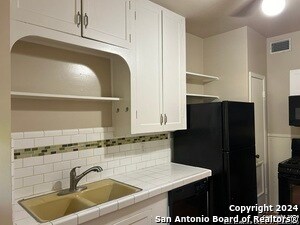 Building Photo - 224 E Rosewood Ave