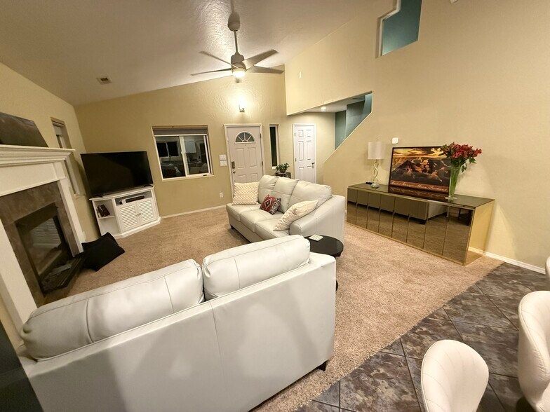 Building Photo - 3800 S Wagon Trl