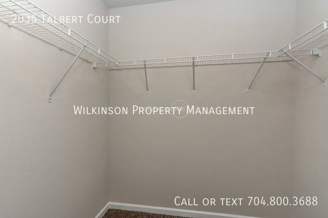 Building Photo - 2035 Talbert Ct