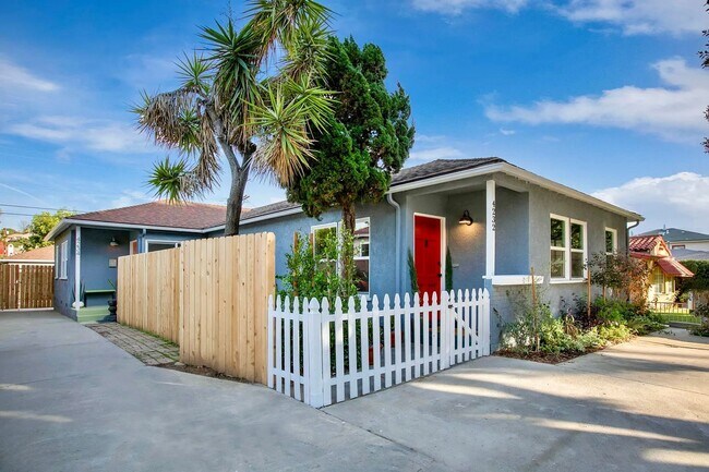 Building Photo - 4232 Verdugo Rd