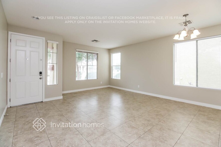 Building Photo - 1015 W Desert Valley Dr