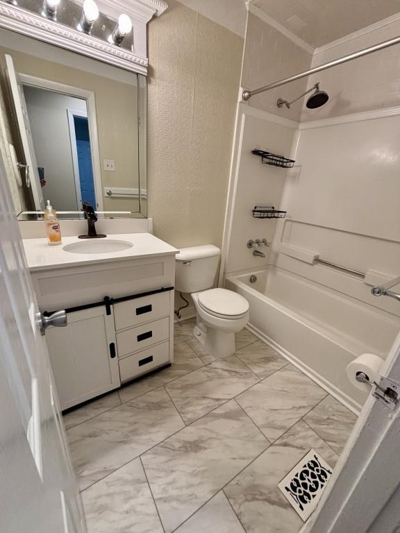 Building Photo - 224 Ramona Dr