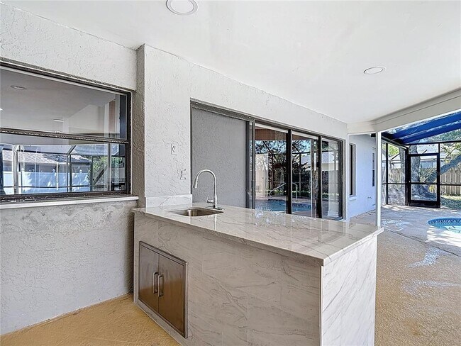 Building Photo - 4072 Belmoor Dr