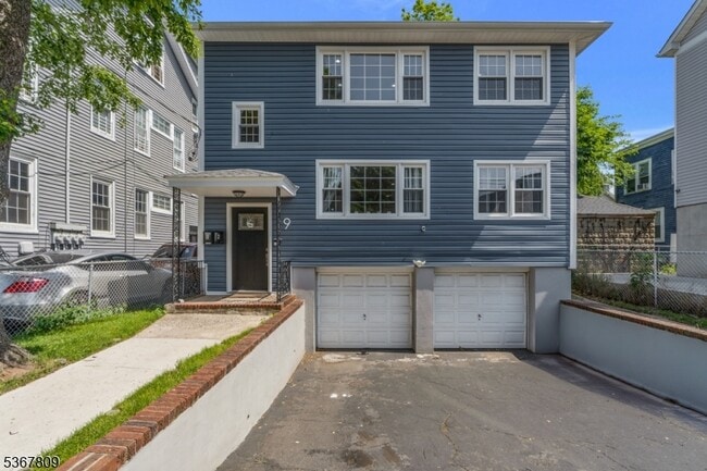 Primary Photo - 9 Westervelt Pl