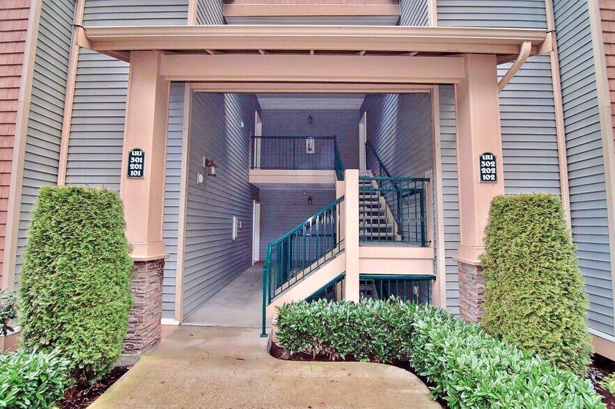 Building Photo - 4807 Morris Ave S