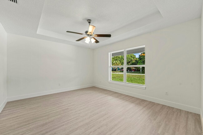 Building Photo - 7401 Donlon Rd
