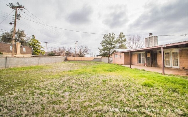 Building Photo - 1906 N Pecos St