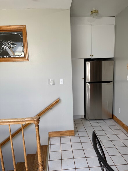 Building Photo - 103 Maple Ave