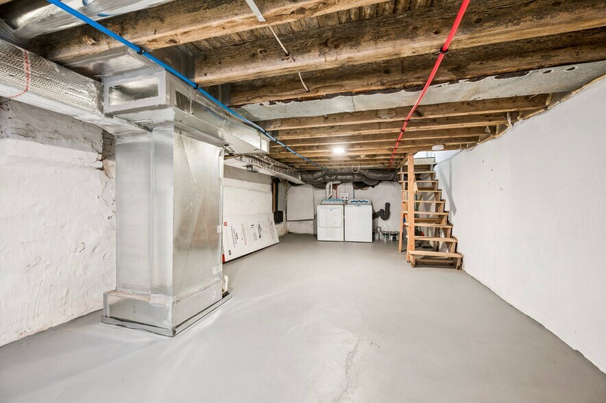 Building Photo - 1702 N Stillman St