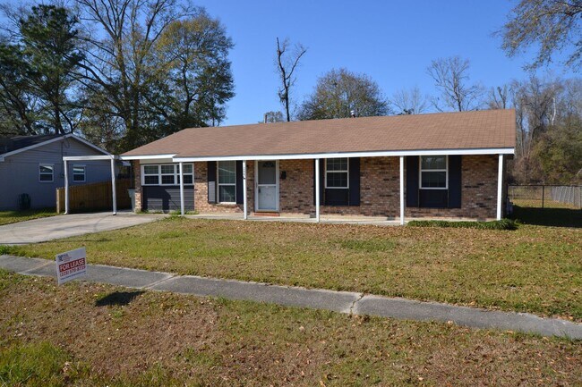 Building Photo - Location!  Location!  Newly updated, 3 bedroom, 1.5 bath home in Baker