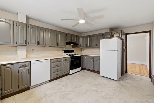 Building Photo - 54 Thomas St