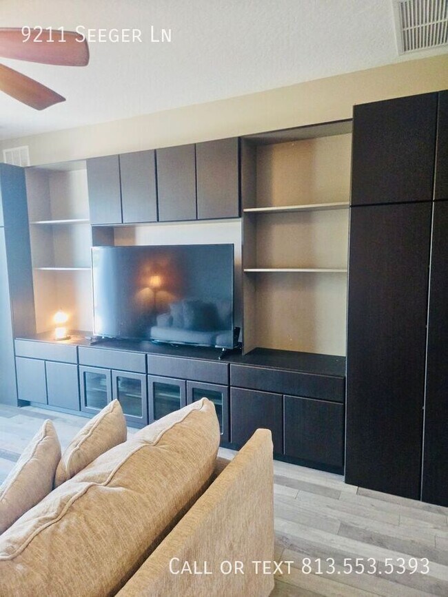 Building Photo - 9211 Seeger Ln