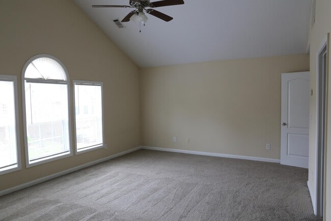 Building Photo - 2245 Copper Trail Ln NE