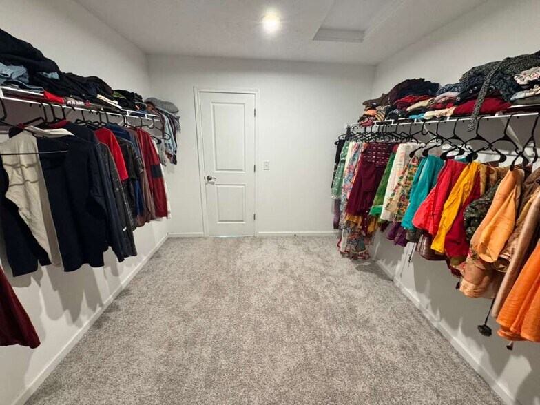 Building Photo - 23828 Pine Valley Dr