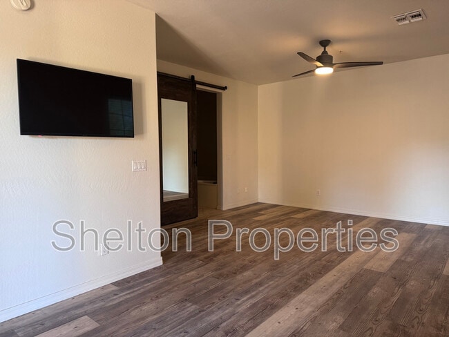 Building Photo - 29128 N 22nd Ave