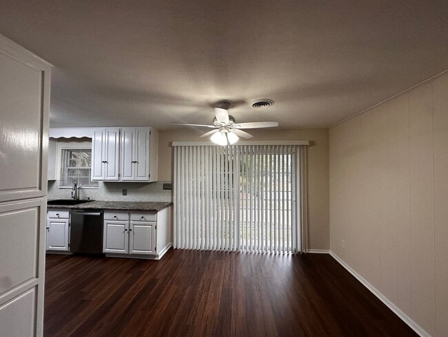 Building Photo - 2101 Mulberry Blvd